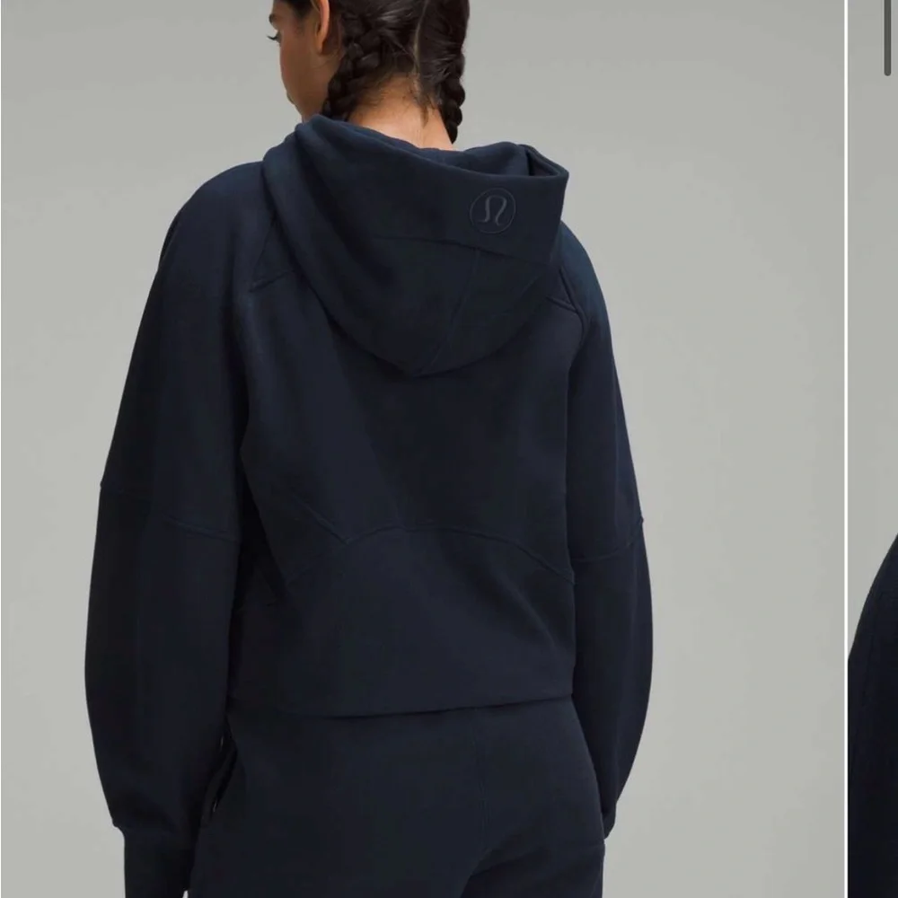 Lululemon Scuba Oversized Hoodie
True Navy - Picture 3 of 5